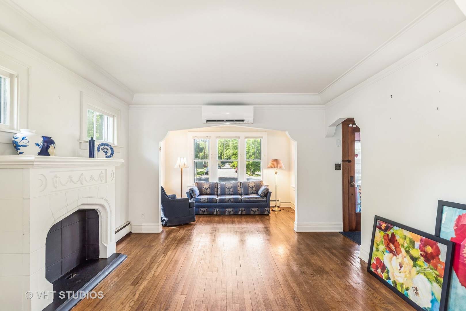 1620 Hyde Park Avenue, Waukegan, IL 60085