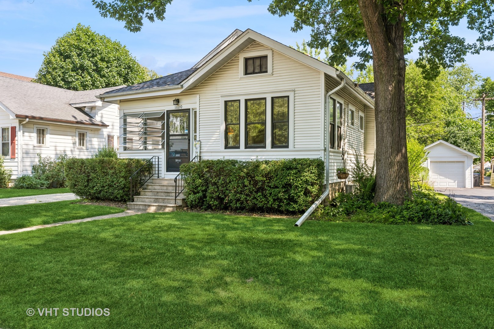 1620 Hyde Park Avenue, Waukegan, IL 60085