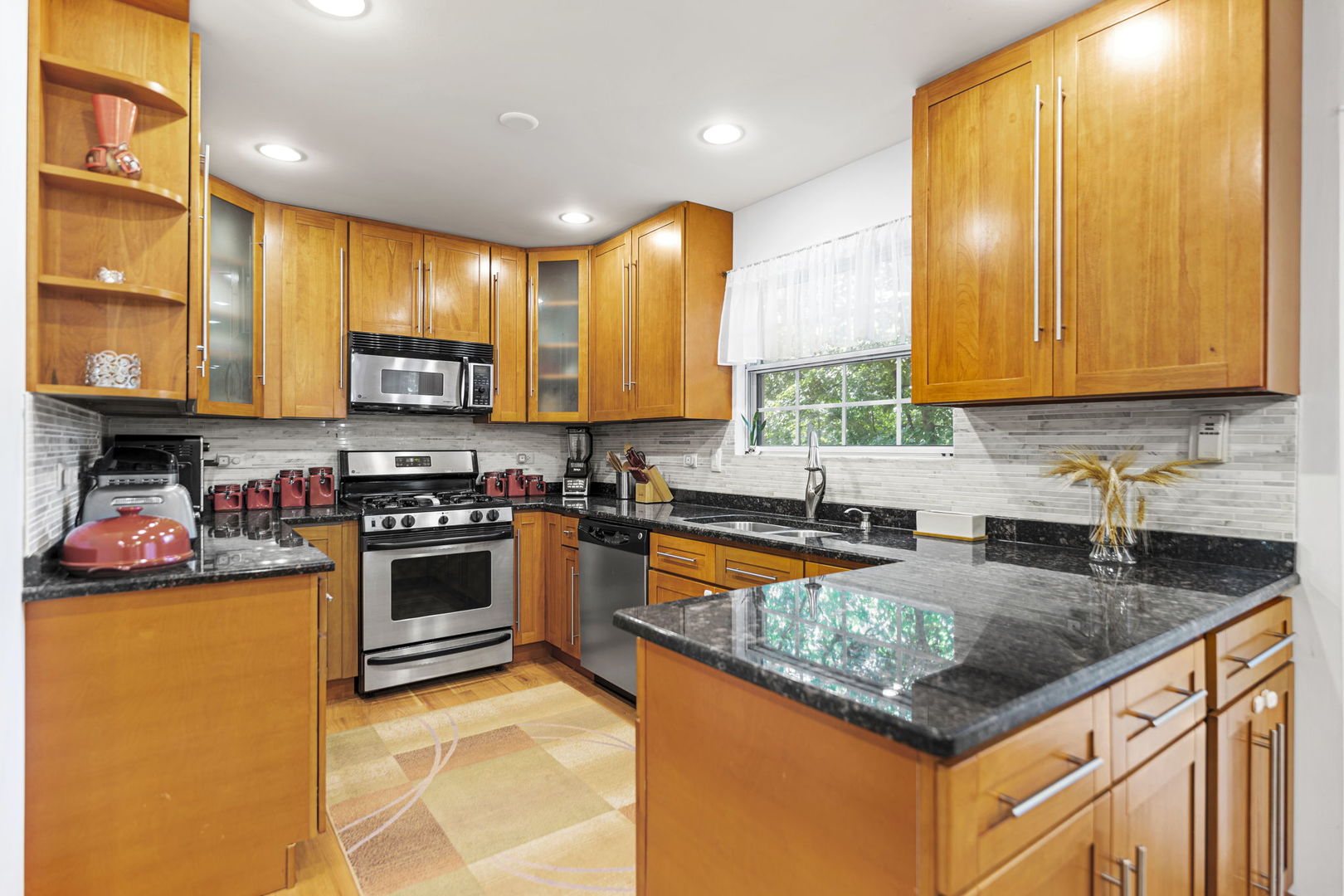 1108 Oak Ridge Drive, Streamwood, IL 60107