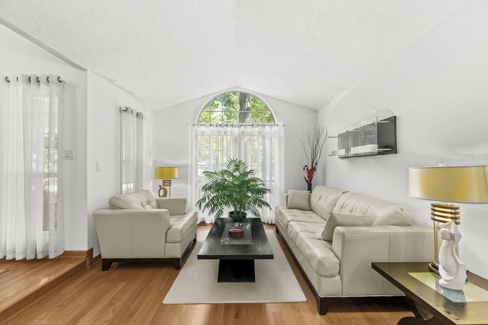 1108 Oak Ridge Drive, Streamwood, IL 60107