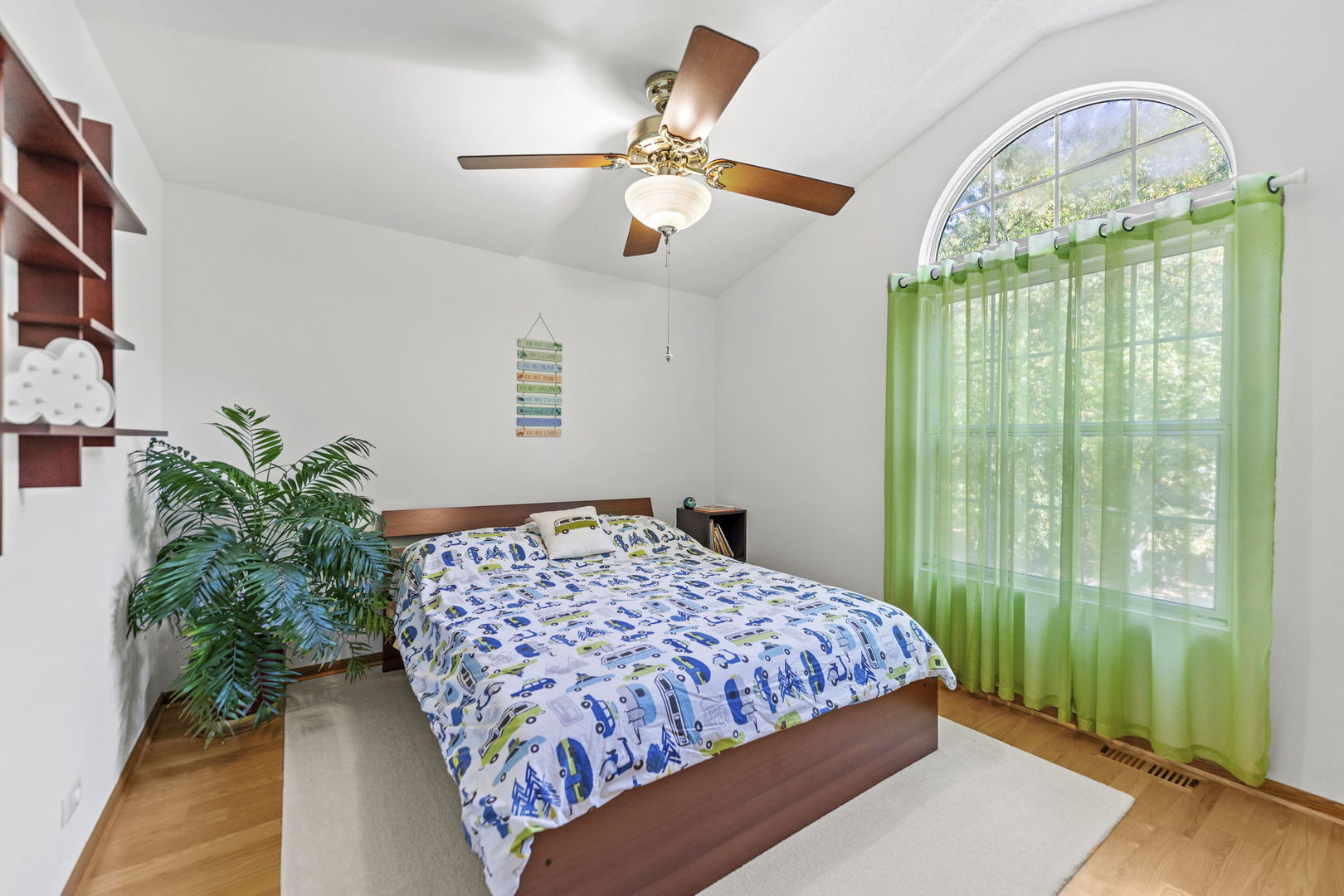 1108 Oak Ridge Drive, Streamwood, IL 60107