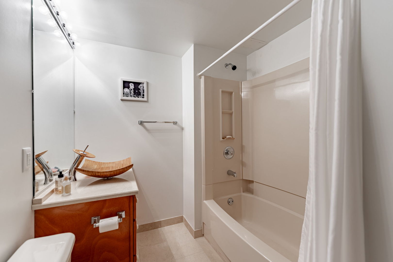 1108 Oak Ridge Drive, Streamwood, IL 60107