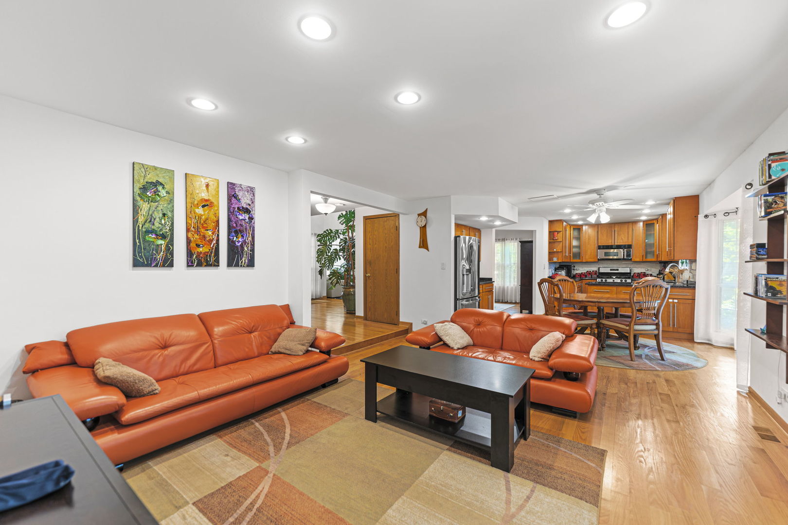 1108 Oak Ridge Drive, Streamwood, IL 60107