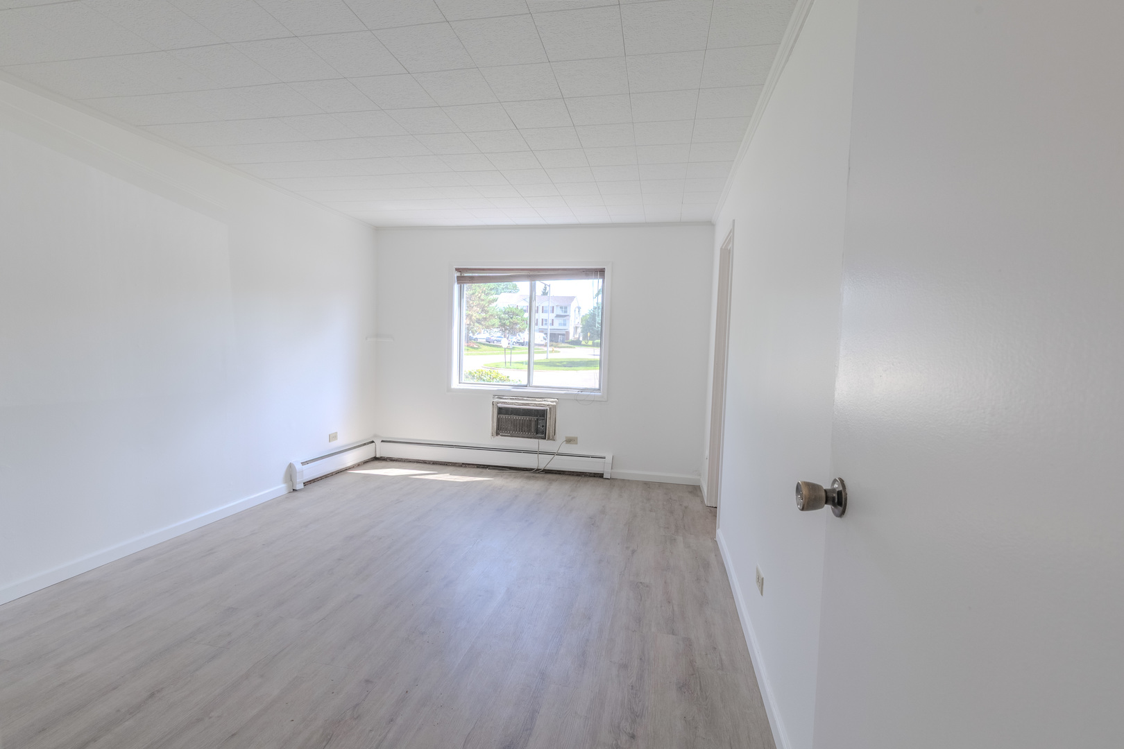 267 Shorewood Drive #GB, Glendale Heights, IL 60139
