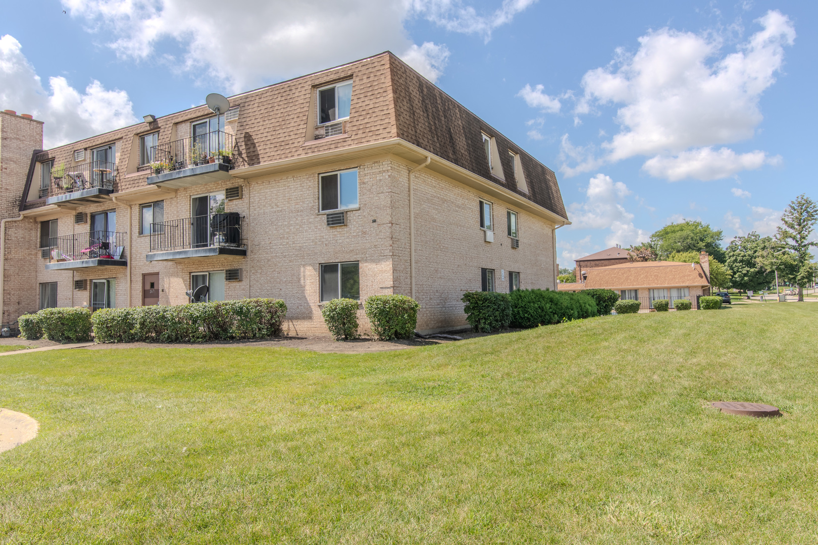 267 Shorewood Drive #GB, Glendale Heights, IL 60139
