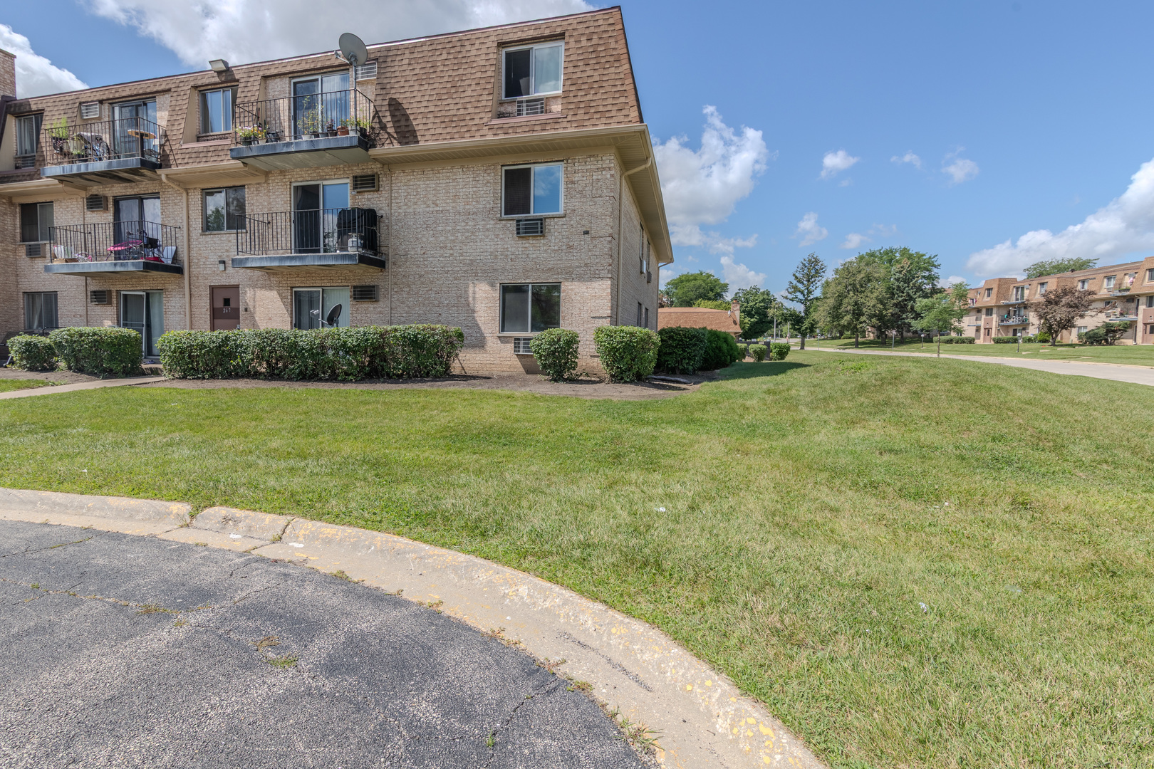 267 Shorewood Drive #GB, Glendale Heights, IL 60139
