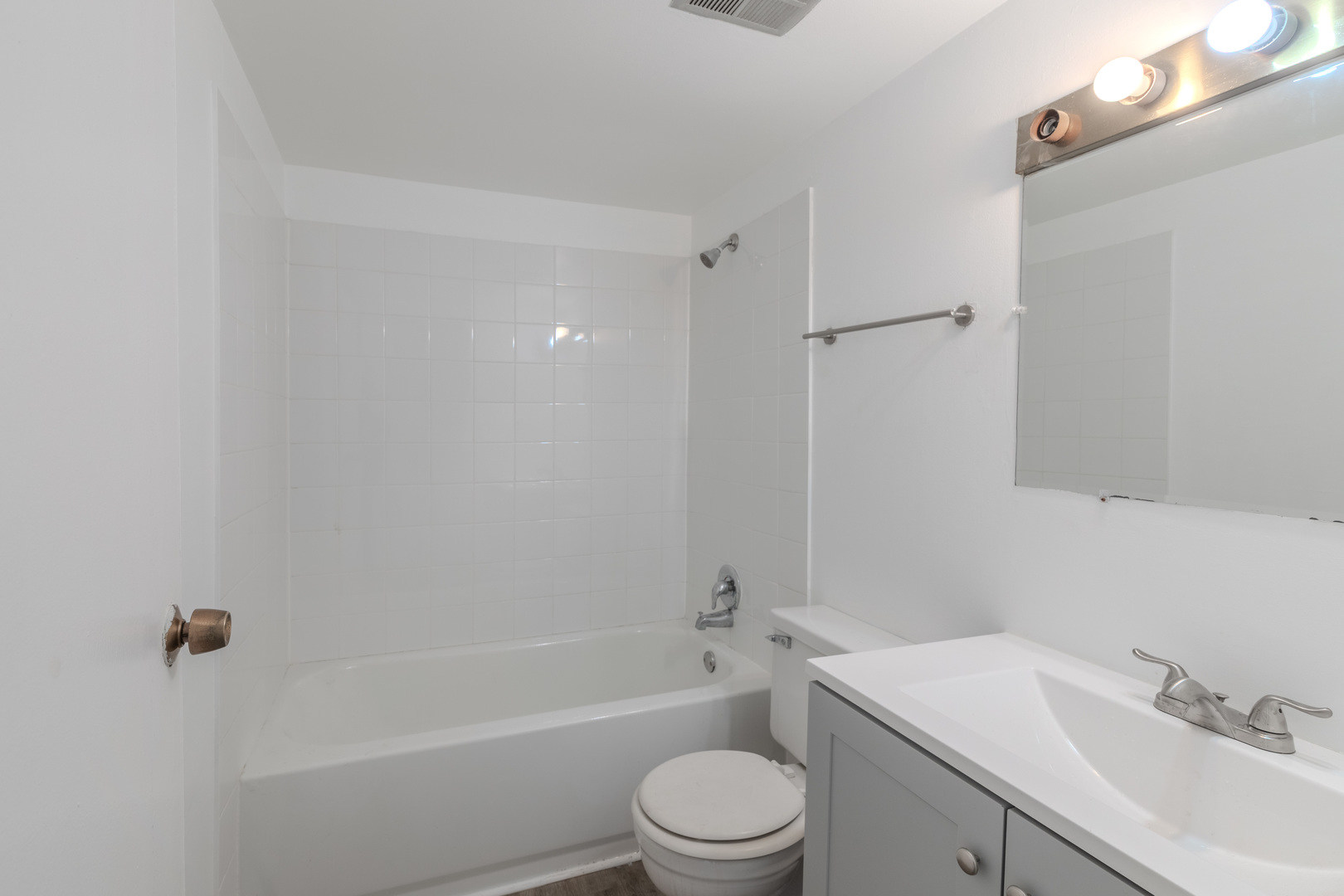 267 Shorewood Drive #GB, Glendale Heights, IL 60139