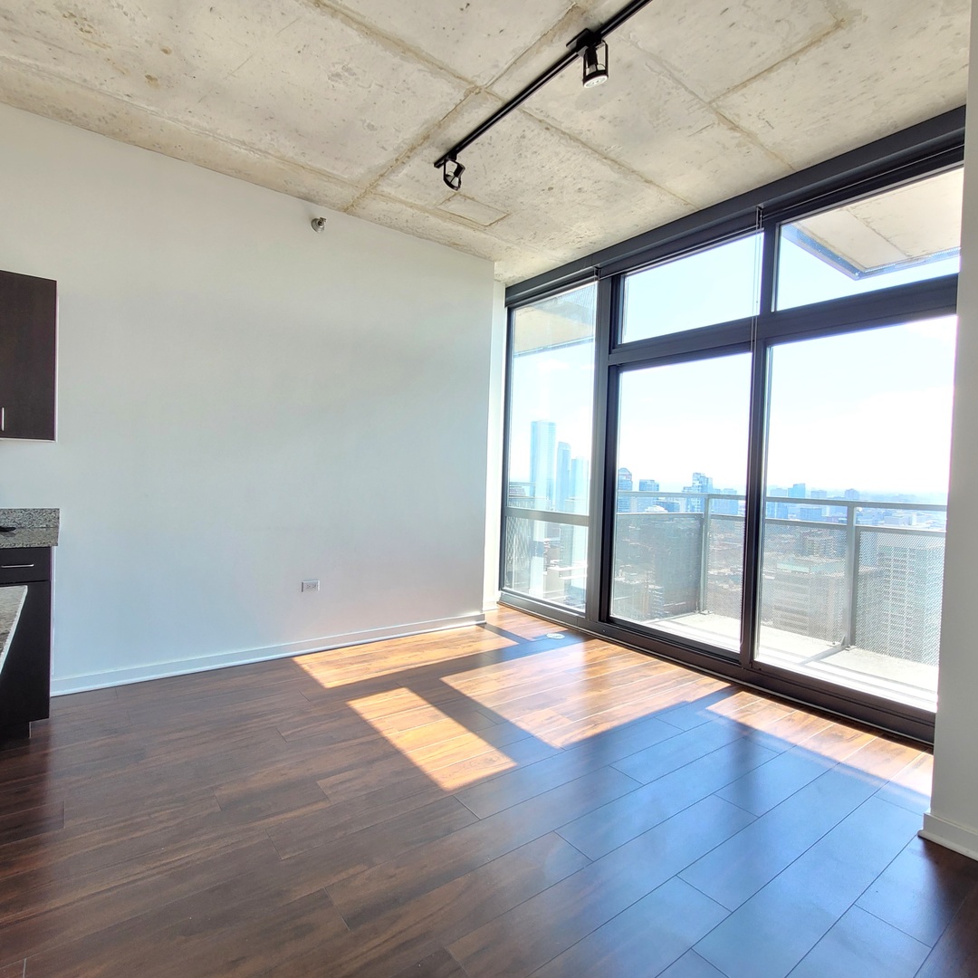 235 W Van Buren Street #4307, Chicago, IL 60607