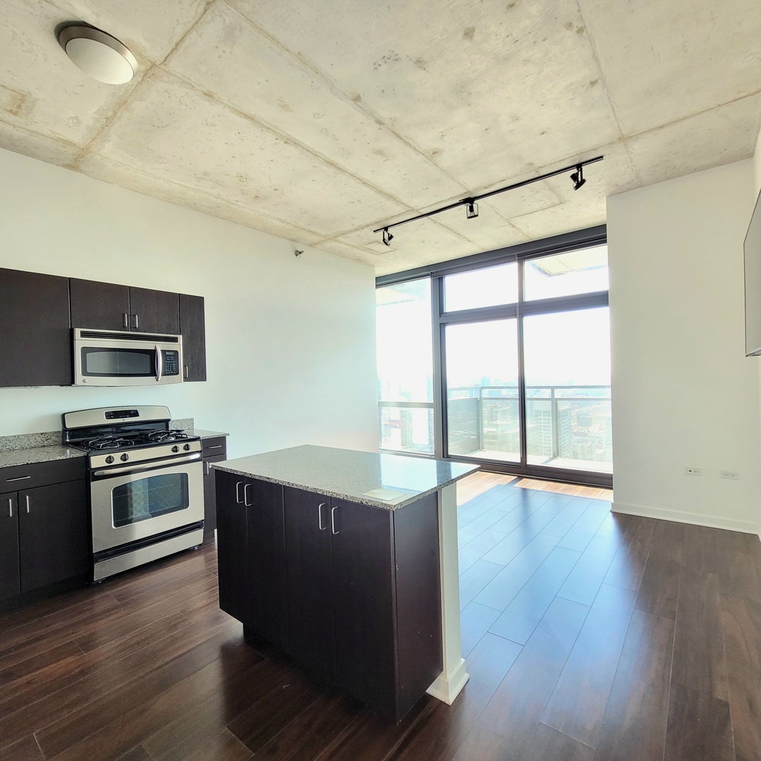 235 W Van Buren Street #4307, Chicago, IL 60607