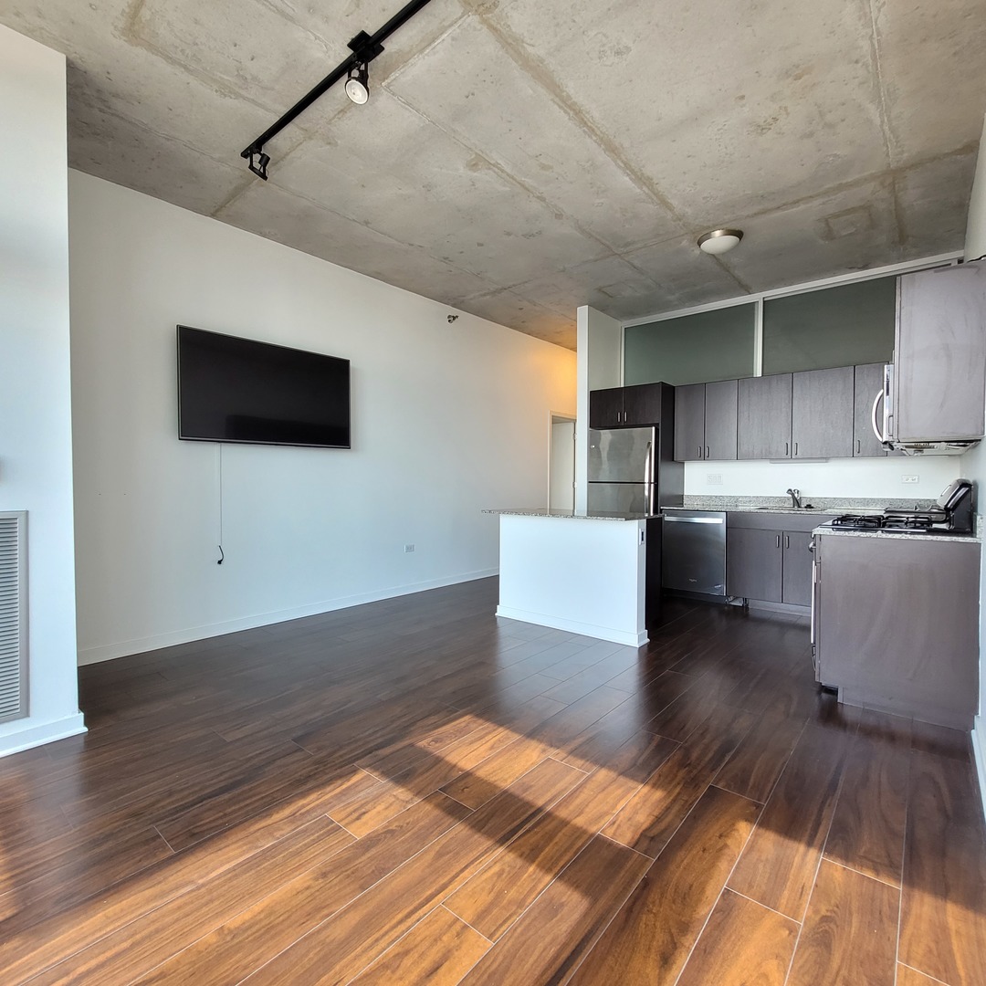 235 W Van Buren Street #4307, Chicago, IL 60607