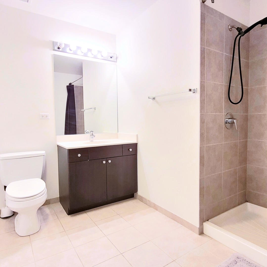 235 W Van Buren Street #4307, Chicago, IL 60607