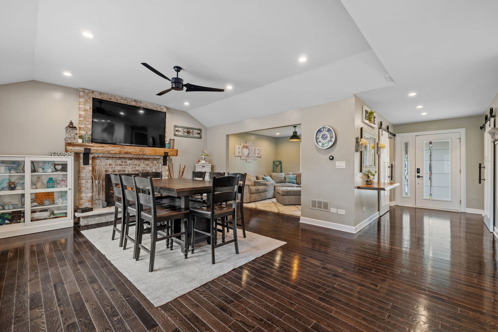703 Stillwater Court, Minooka, IL 60447