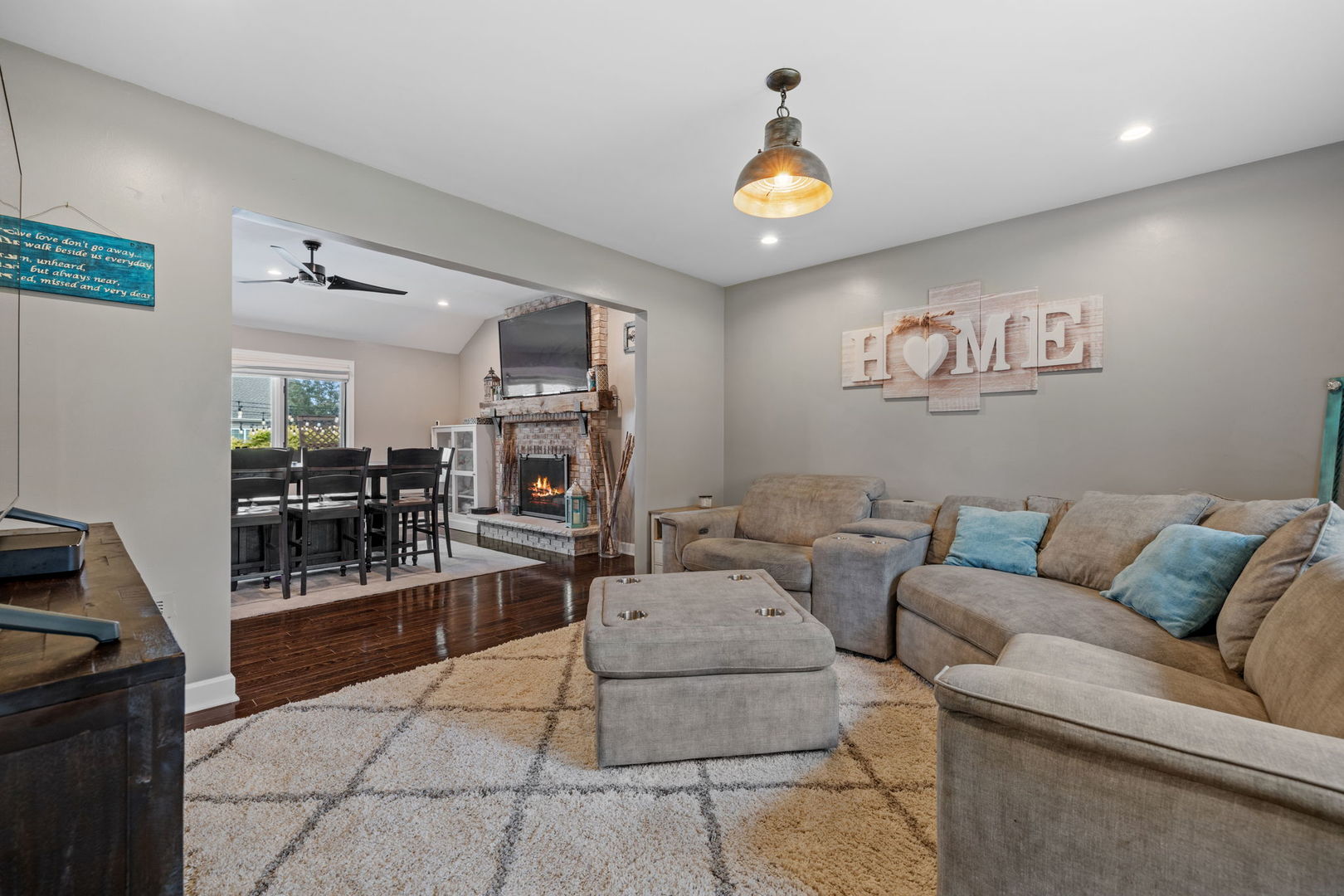 703 Stillwater Court, Minooka, IL 60447