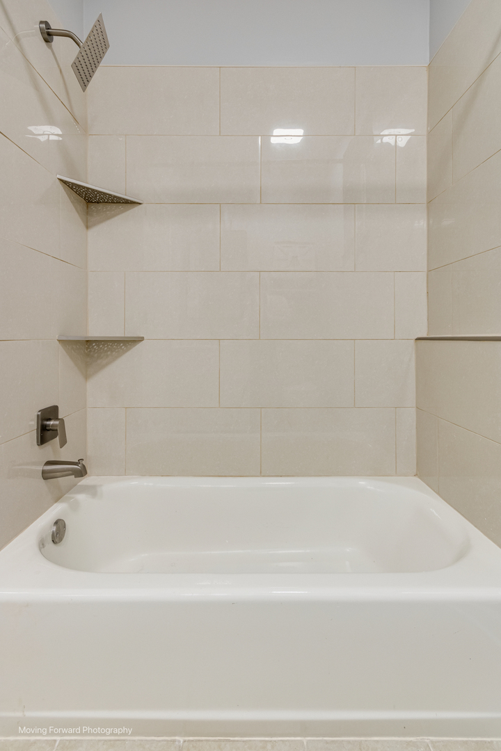 5971 N Elston Avenue #1, Chicago, IL 60646
