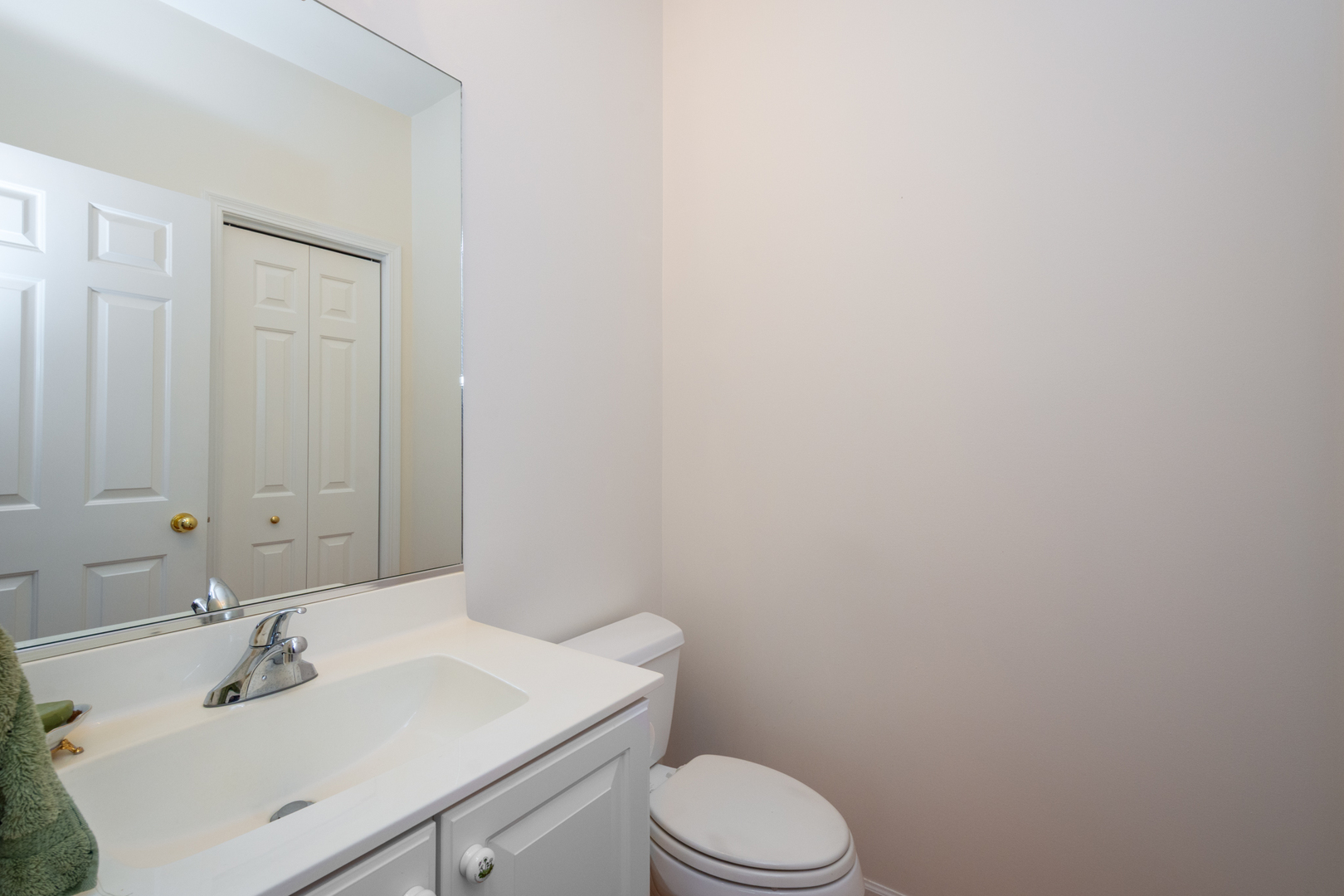 870 Woodland Drive, Antioch, IL 60002