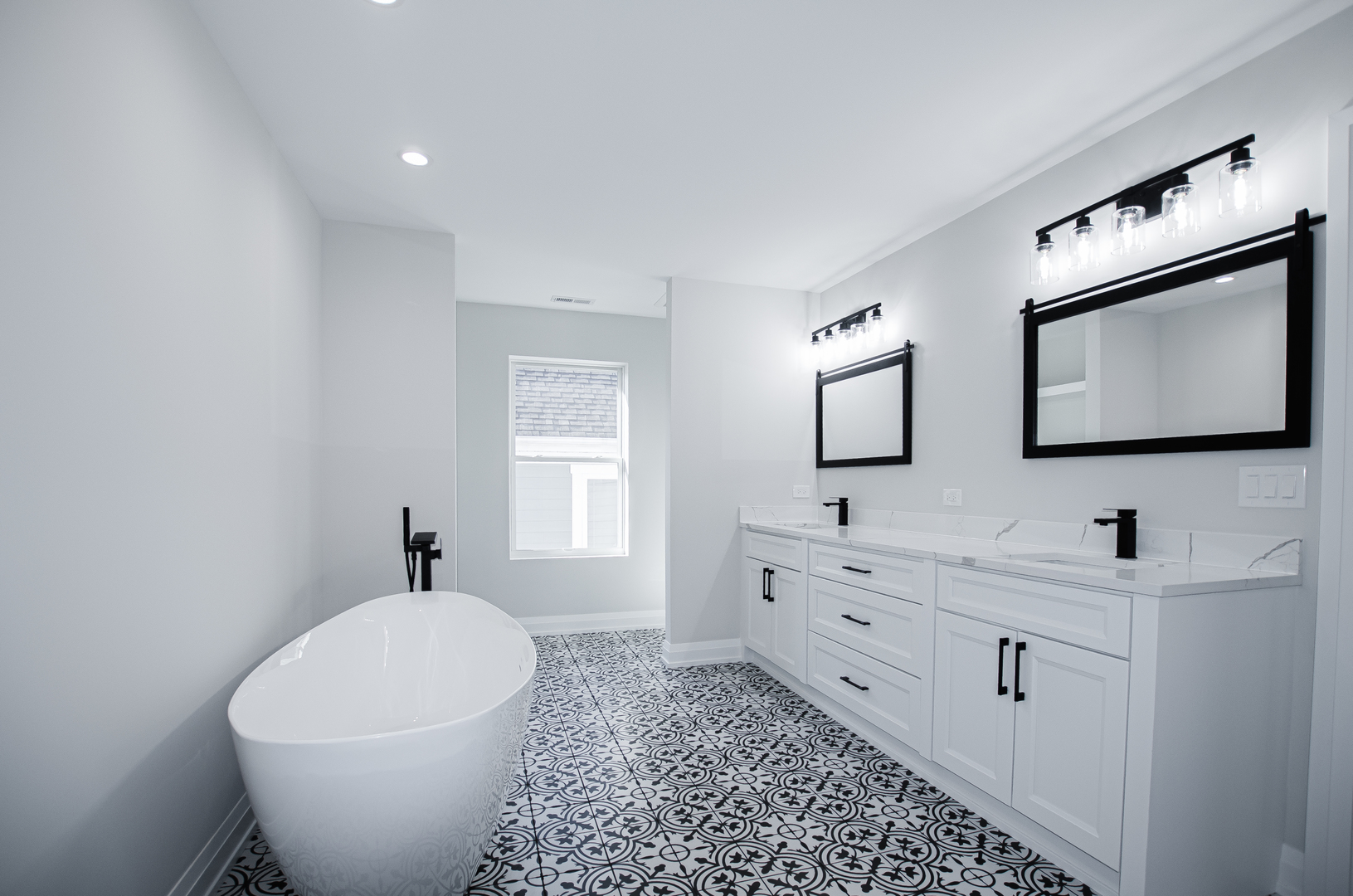 1326 N Race Avenue, Arlington Heights, IL 60004