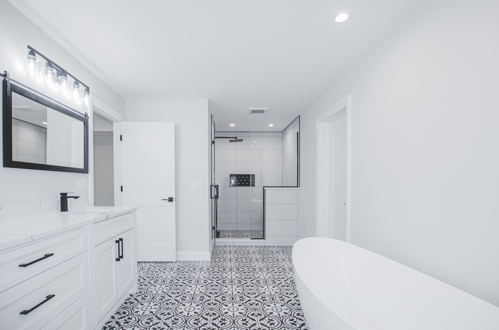 1326 N Race Avenue, Arlington Heights, IL 60004