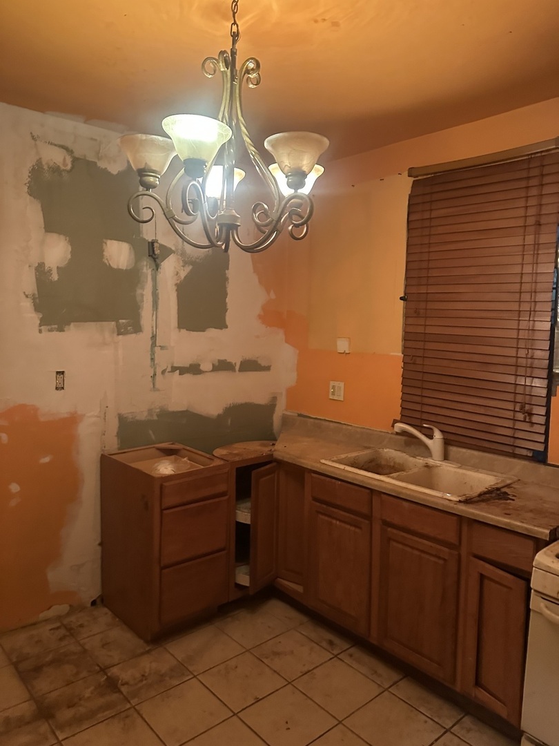 6454 S Winchester Avenue, Chicago, IL 60636