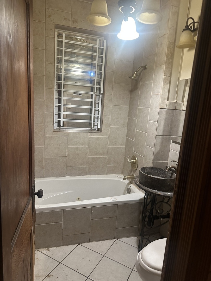 6454 S Winchester Avenue, Chicago, IL 60636