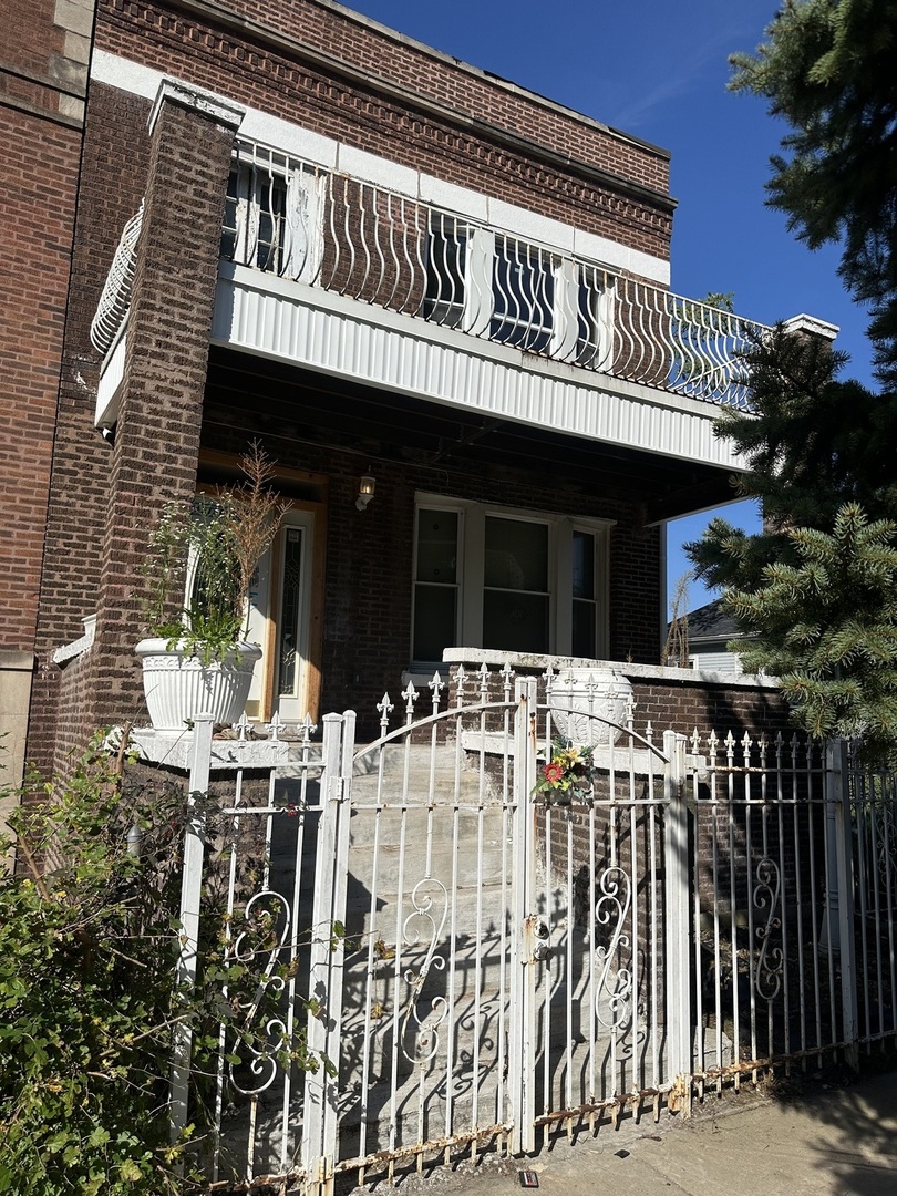 6454 S Winchester Avenue, Chicago, IL 60636