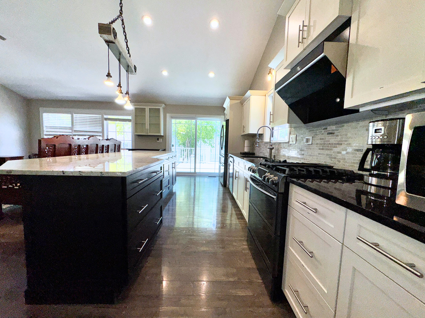 157 Wildberry Court, Aurora, IL 60504