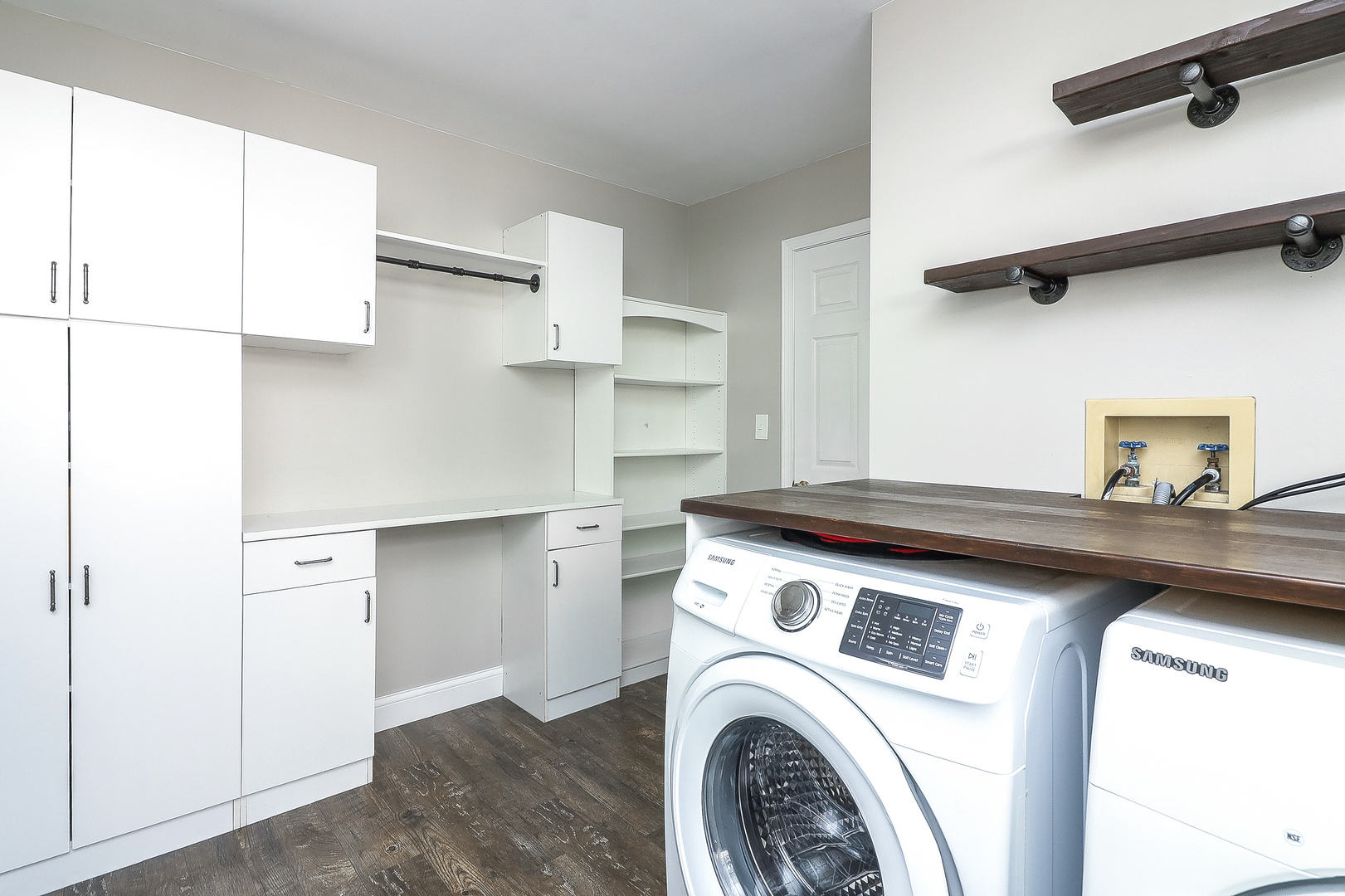 157 Wildberry Court, Aurora, IL 60504