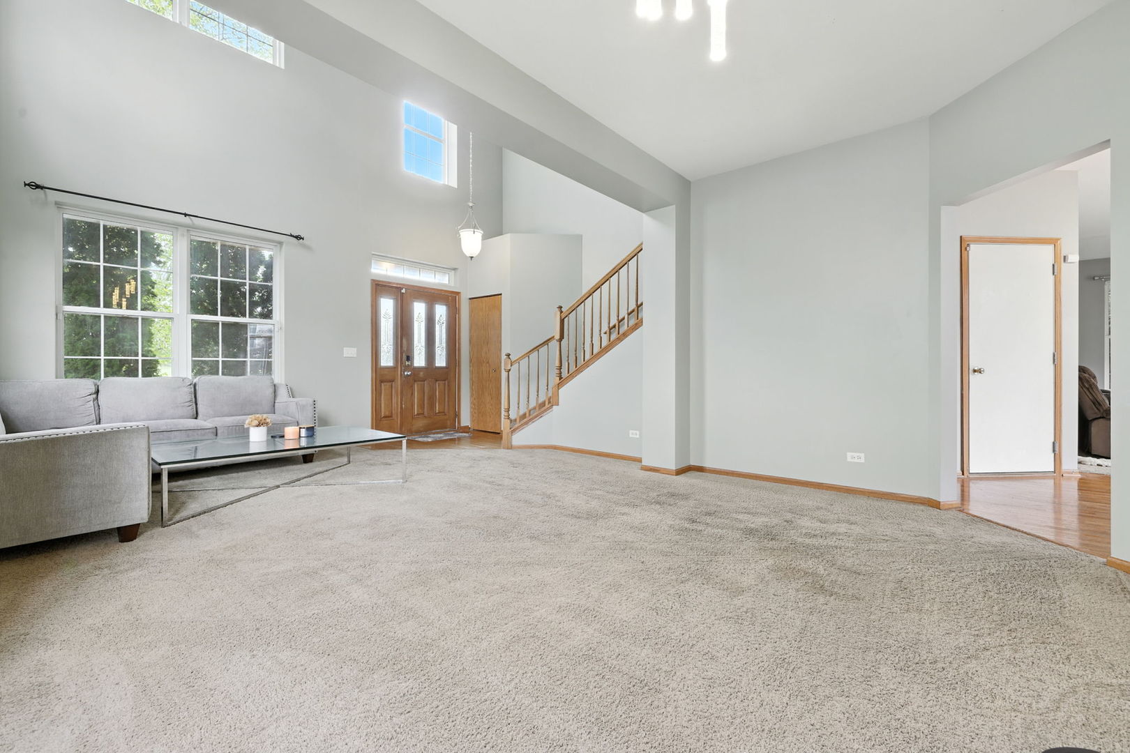 2027 W Savannah Parkway, Round Lake, IL 60073