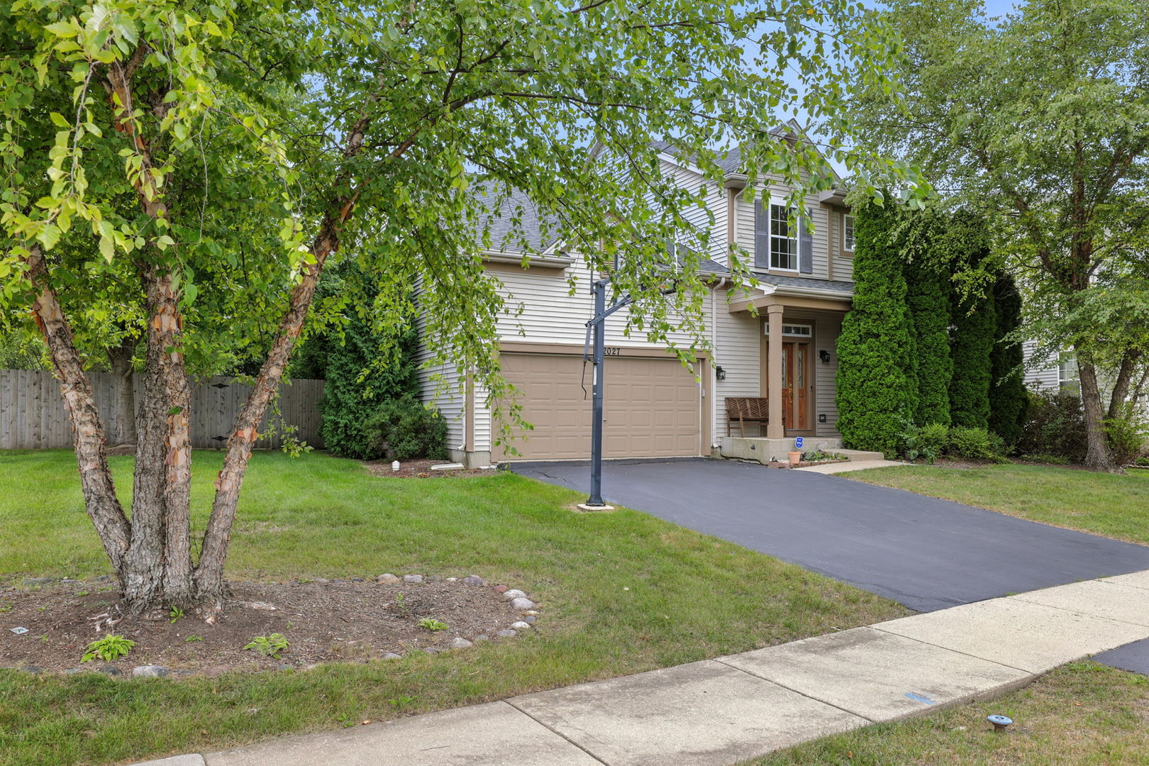 2027 W Savannah Parkway, Round Lake, IL 60073