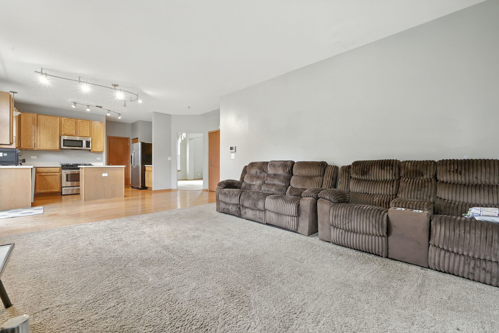 2027 W Savannah Parkway, Round Lake, IL 60073