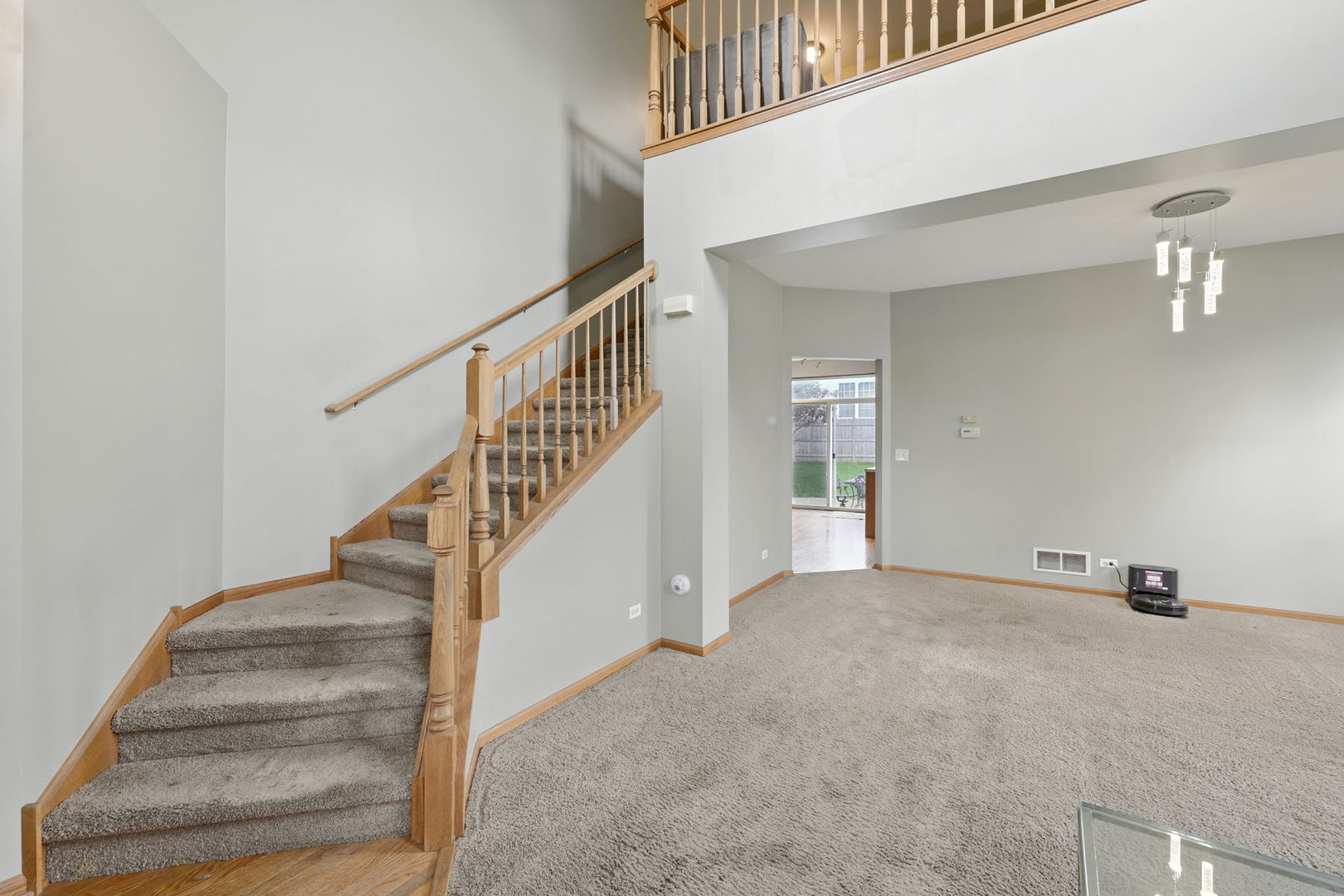 2027 W Savannah Parkway, Round Lake, IL 60073