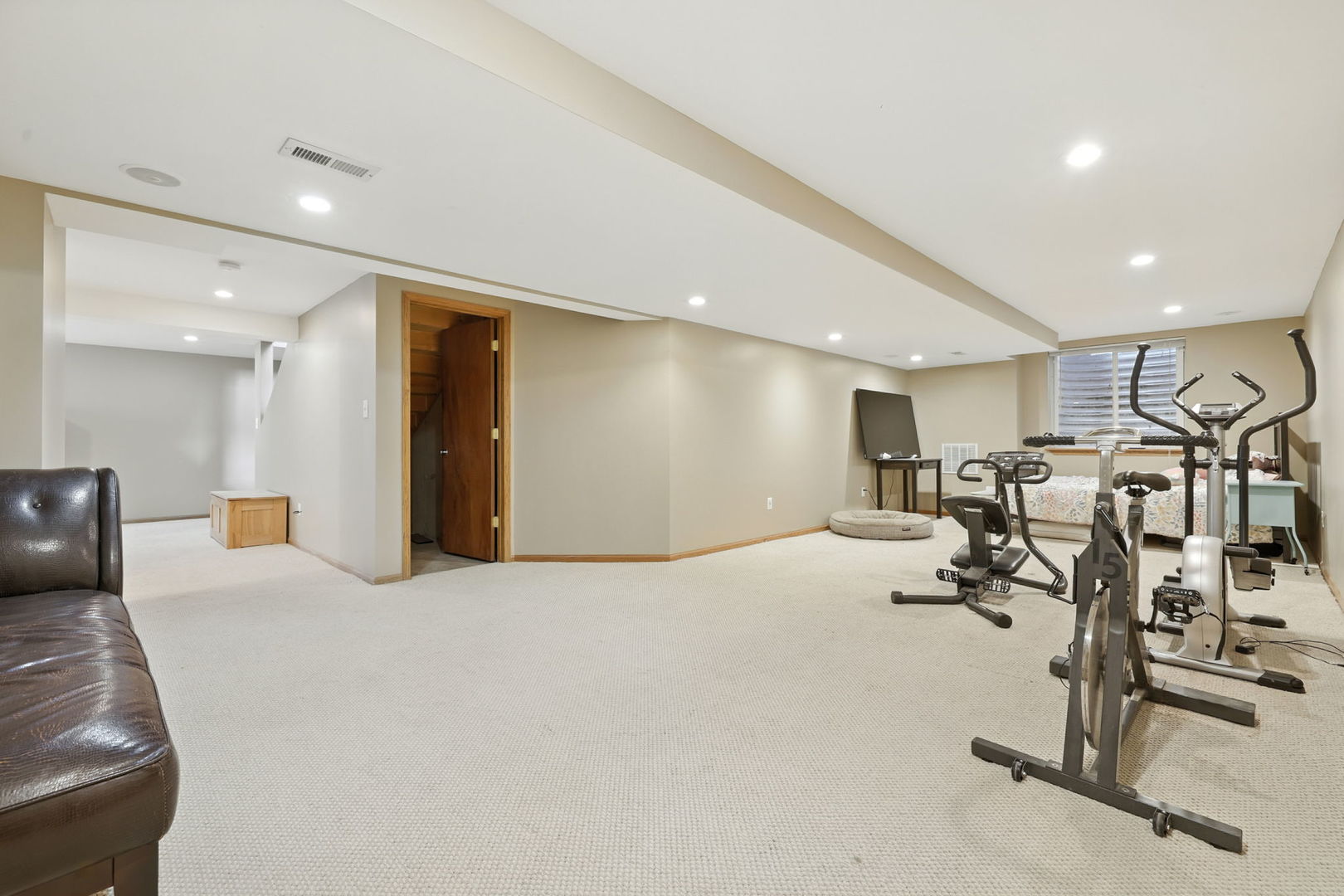 2027 W Savannah Parkway, Round Lake, IL 60073