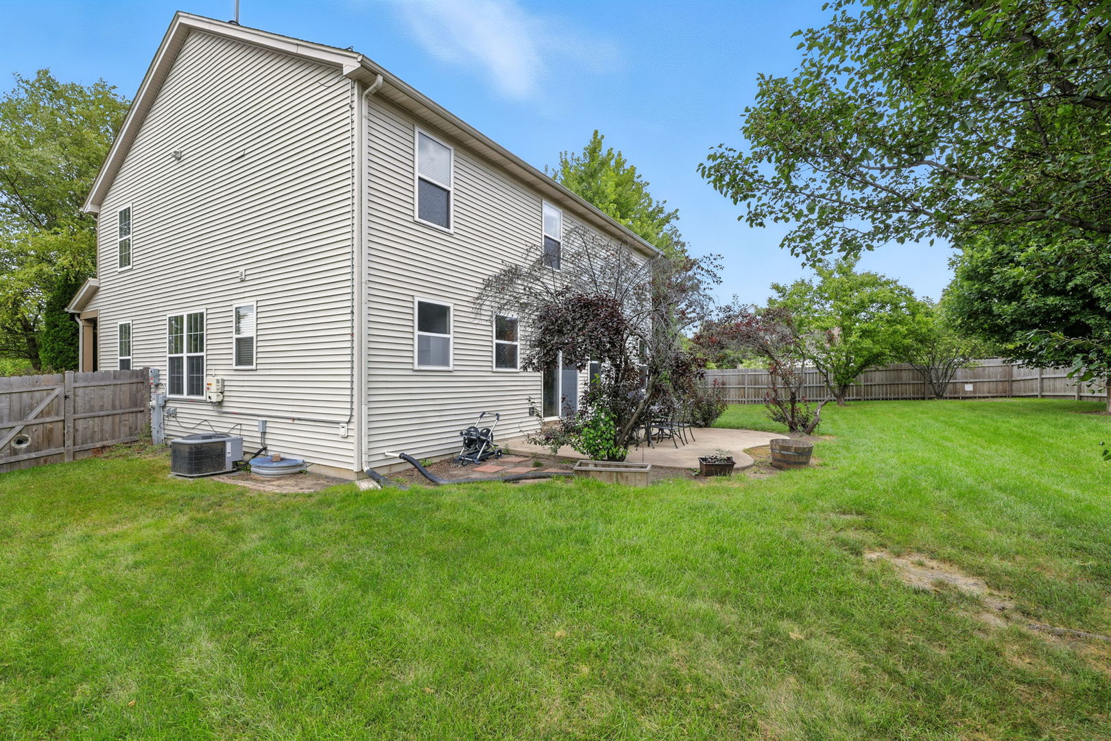 2027 W Savannah Parkway, Round Lake, IL 60073