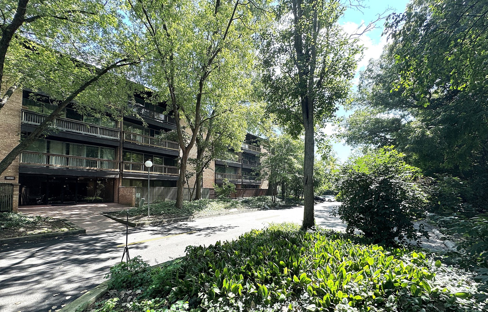 5600 Hillcrest Lane #1K, Lisle, IL 60532
