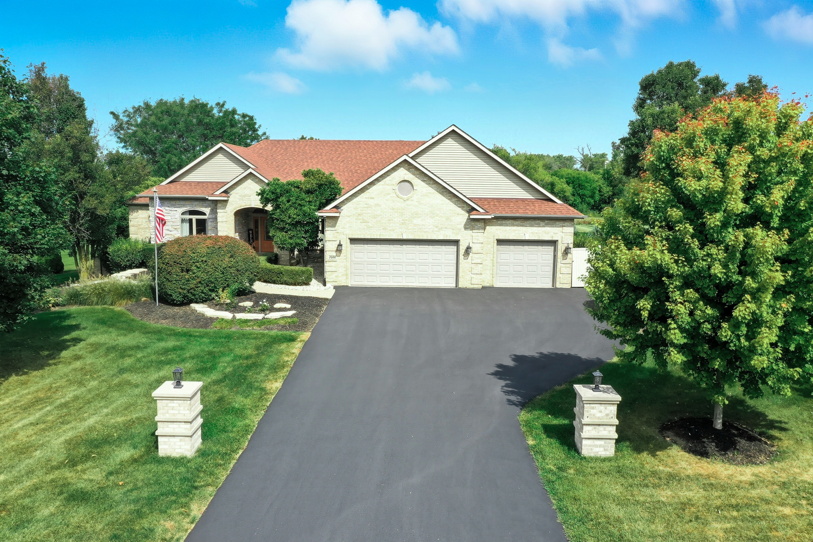 3406 Forest Ridge Drive, Spring Grove, IL 60081