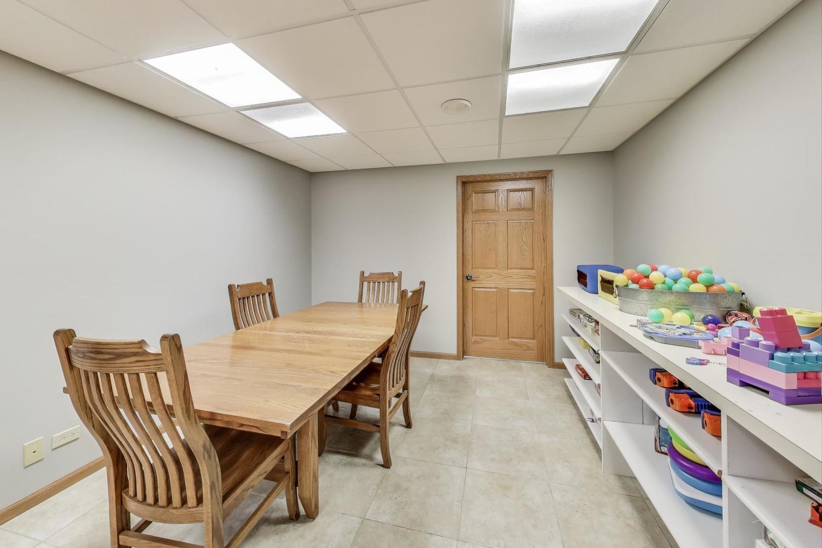 3406 Forest Ridge Drive, Spring Grove, IL 60081