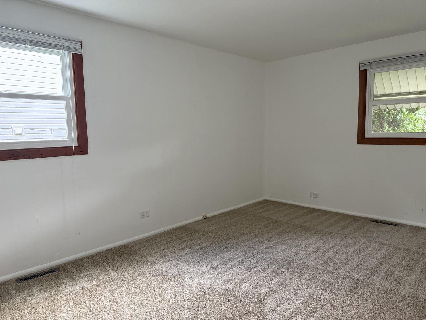 723 S Lake Street, Mundelein, IL 60060