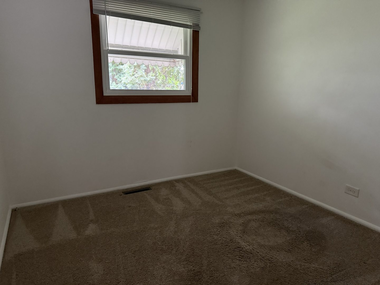 723 S Lake Street, Mundelein, IL 60060
