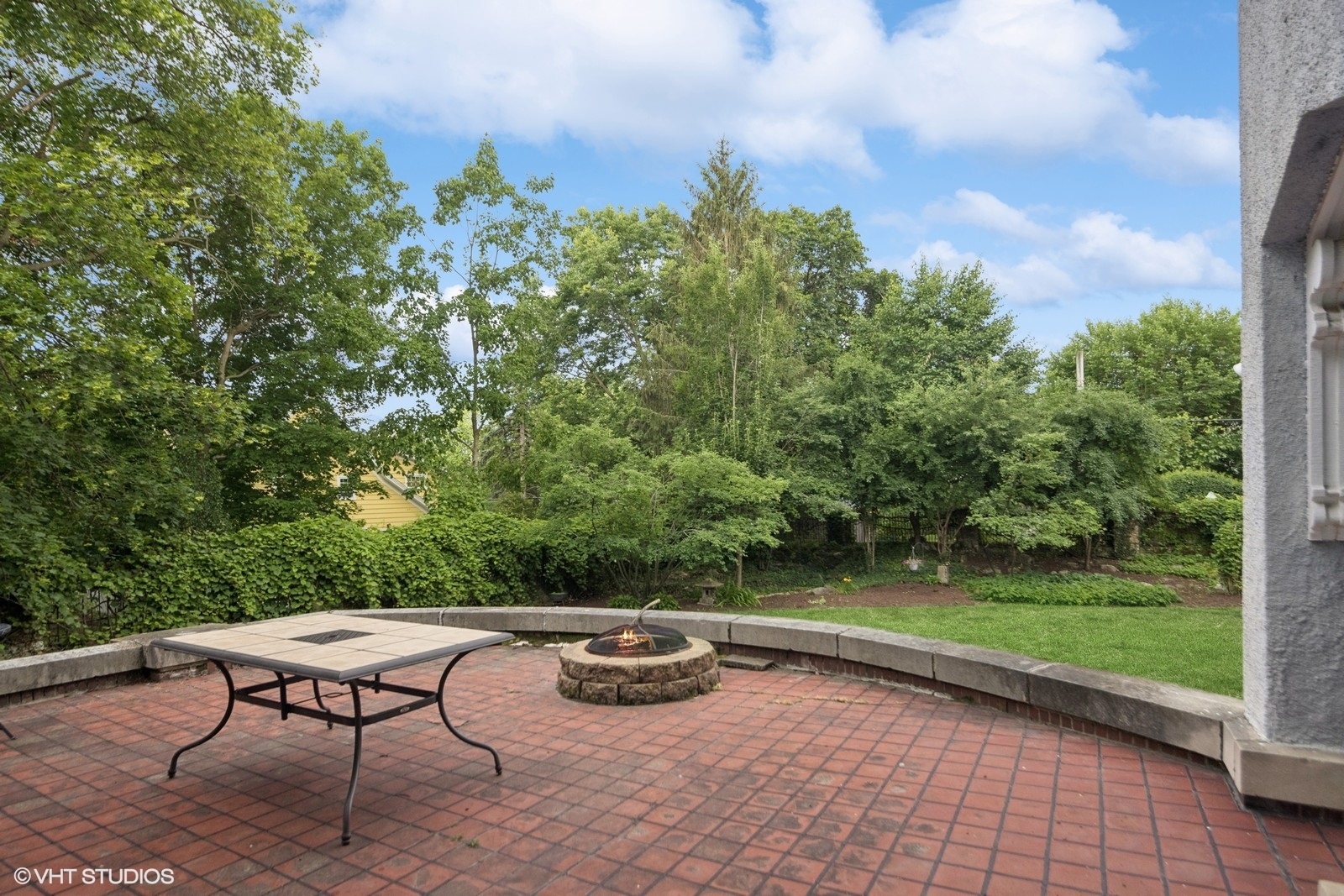 710 W Downer Place, Aurora, IL 60506