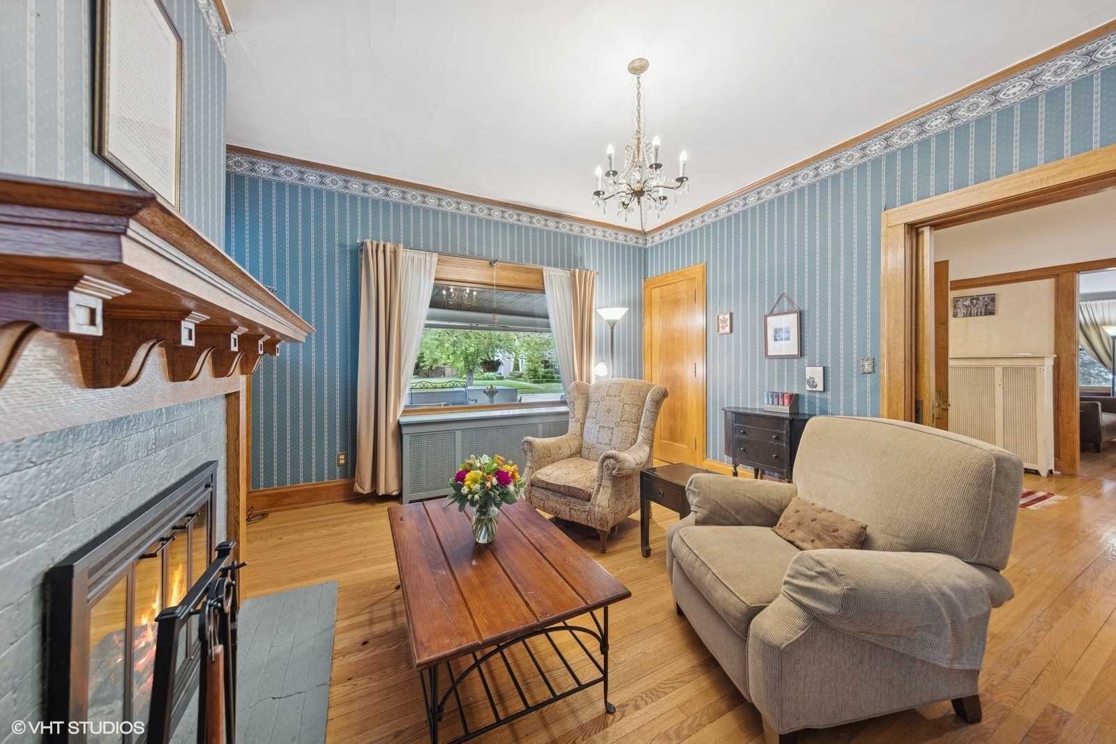 710 W Downer Place, Aurora, IL 60506