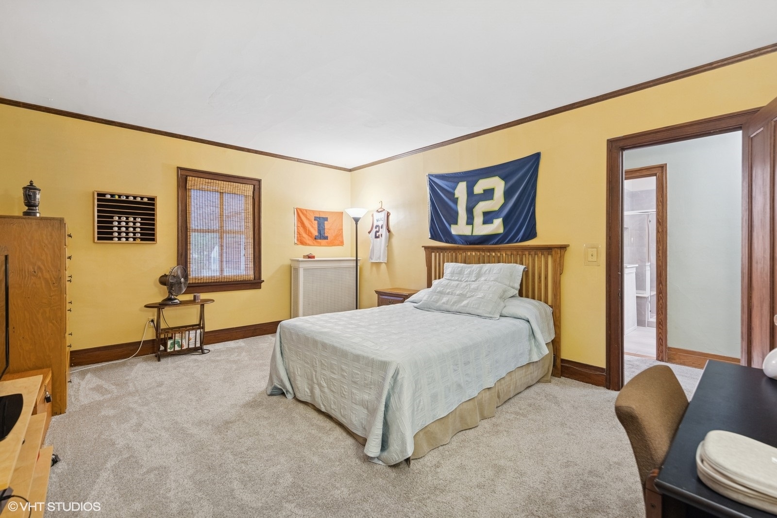 710 W Downer Place, Aurora, IL 60506