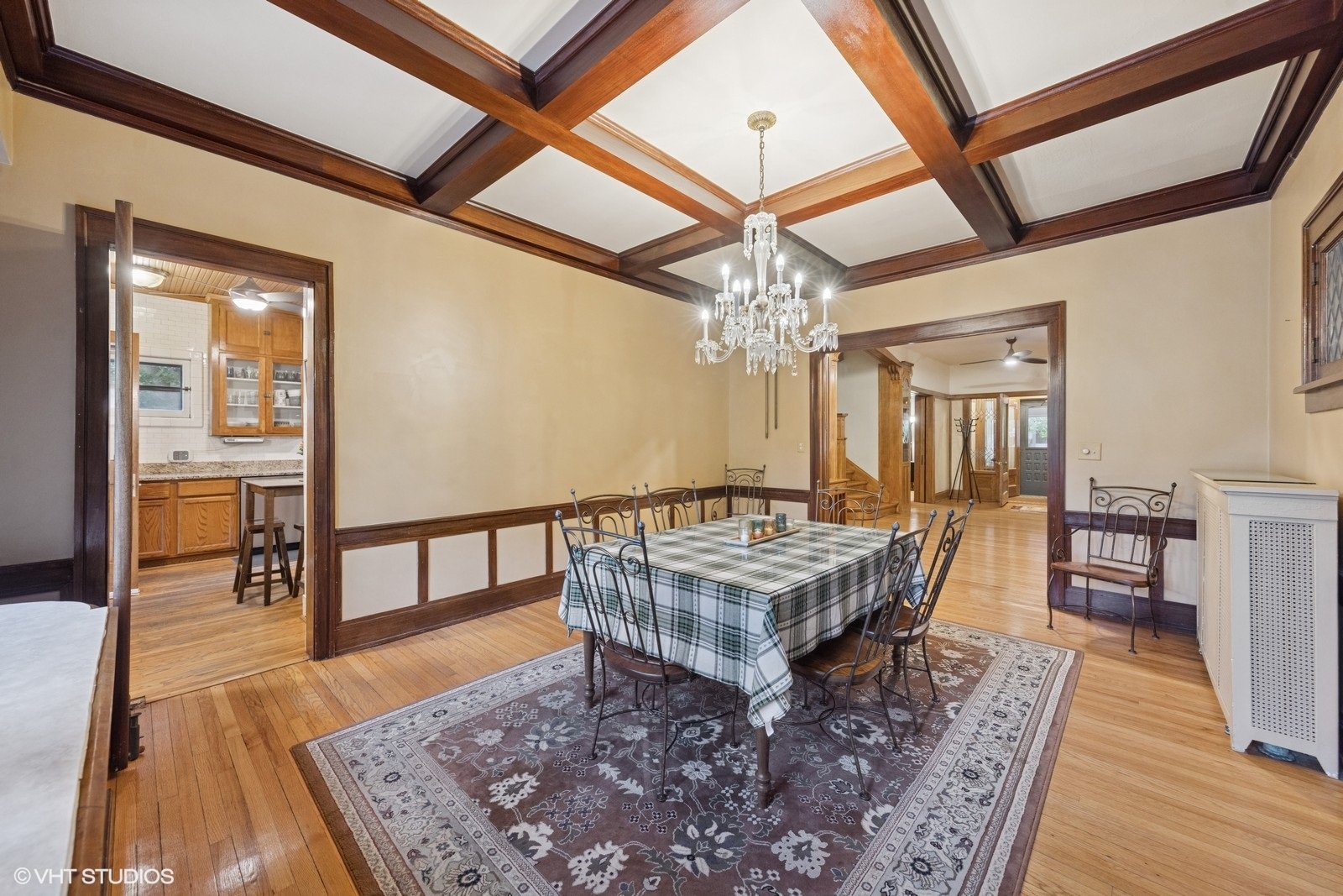 710 W Downer Place, Aurora, IL 60506