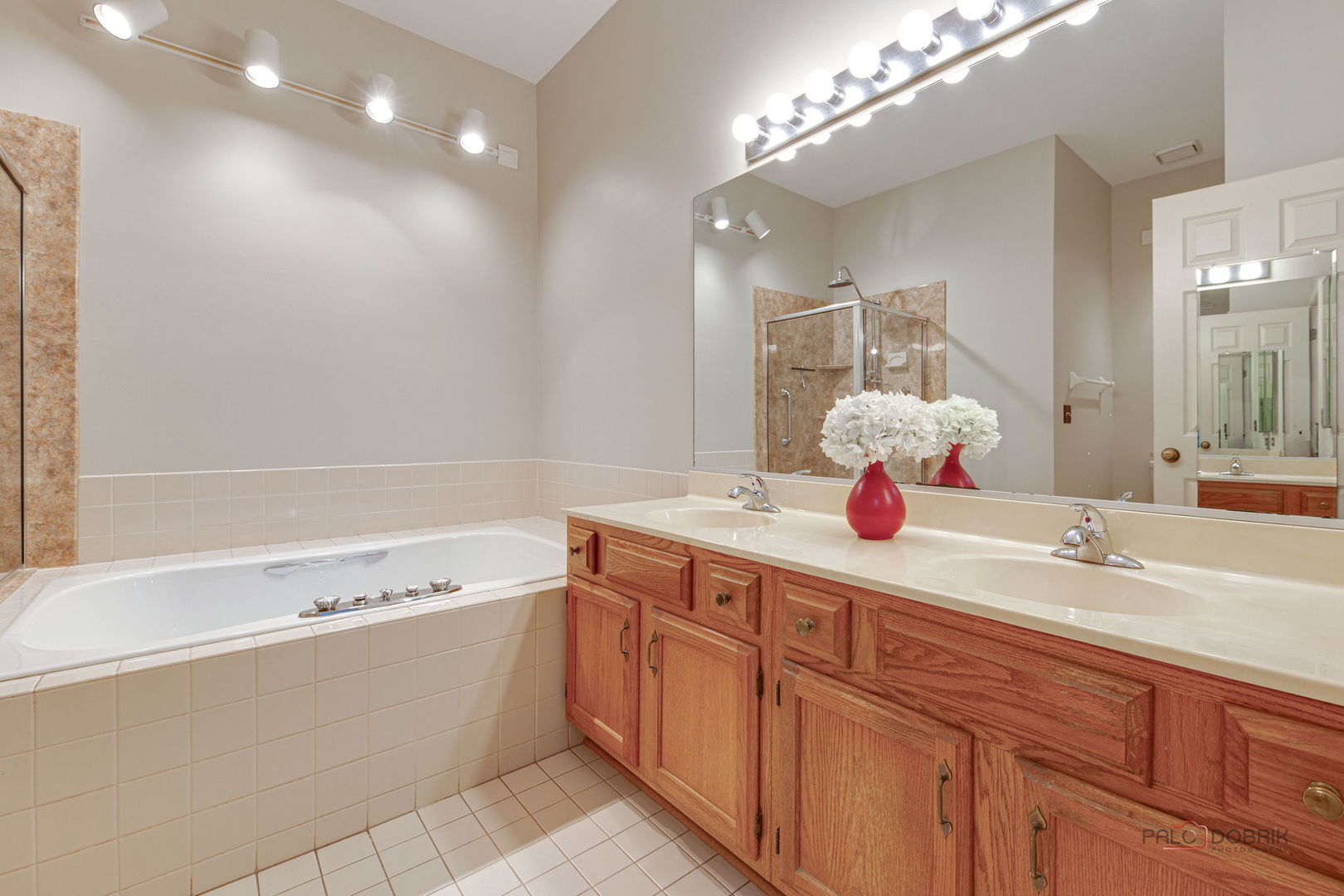 122 Kilchurn Lane, Inverness, IL 60067