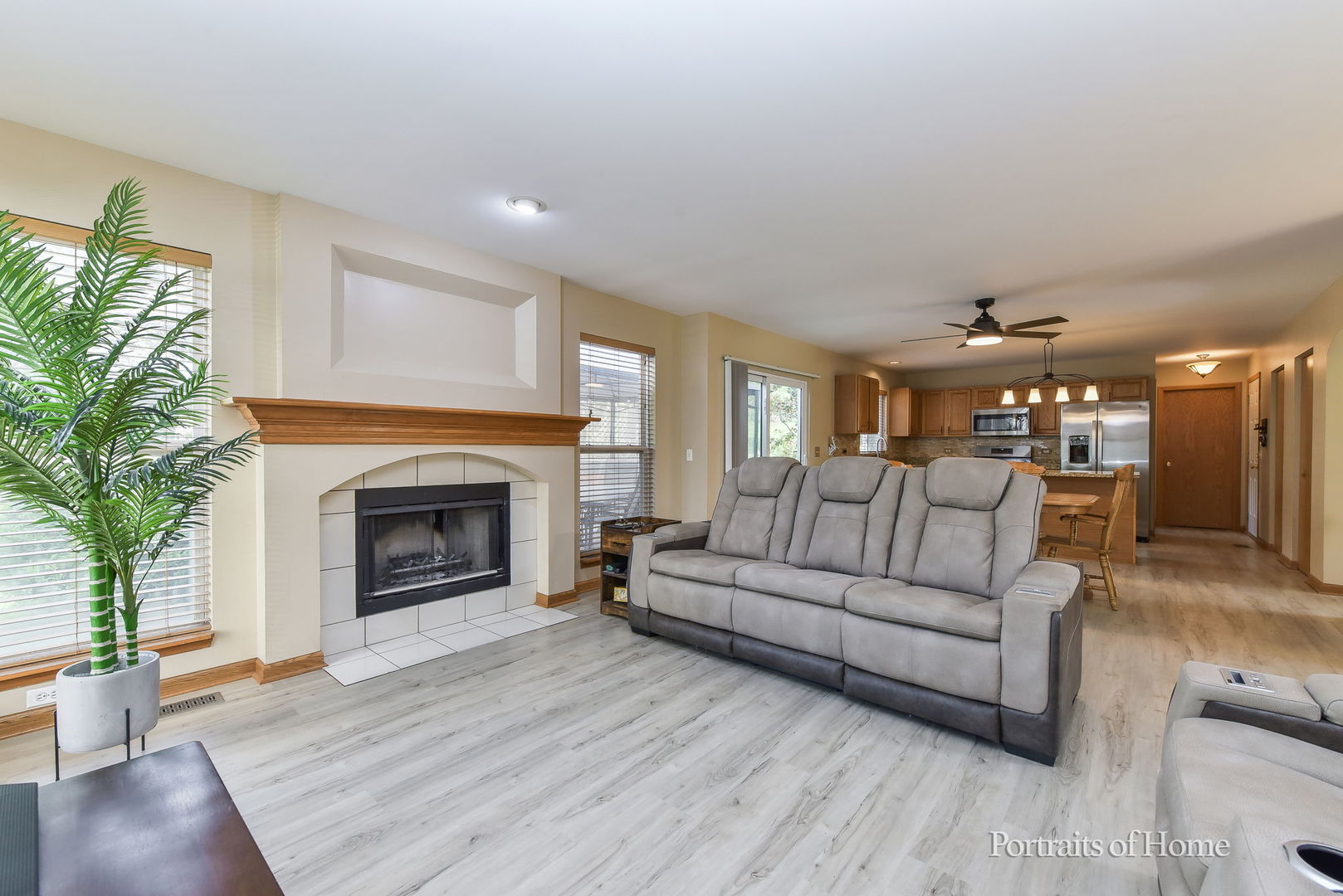 2420 Glenford Drive, Aurora, IL 60502