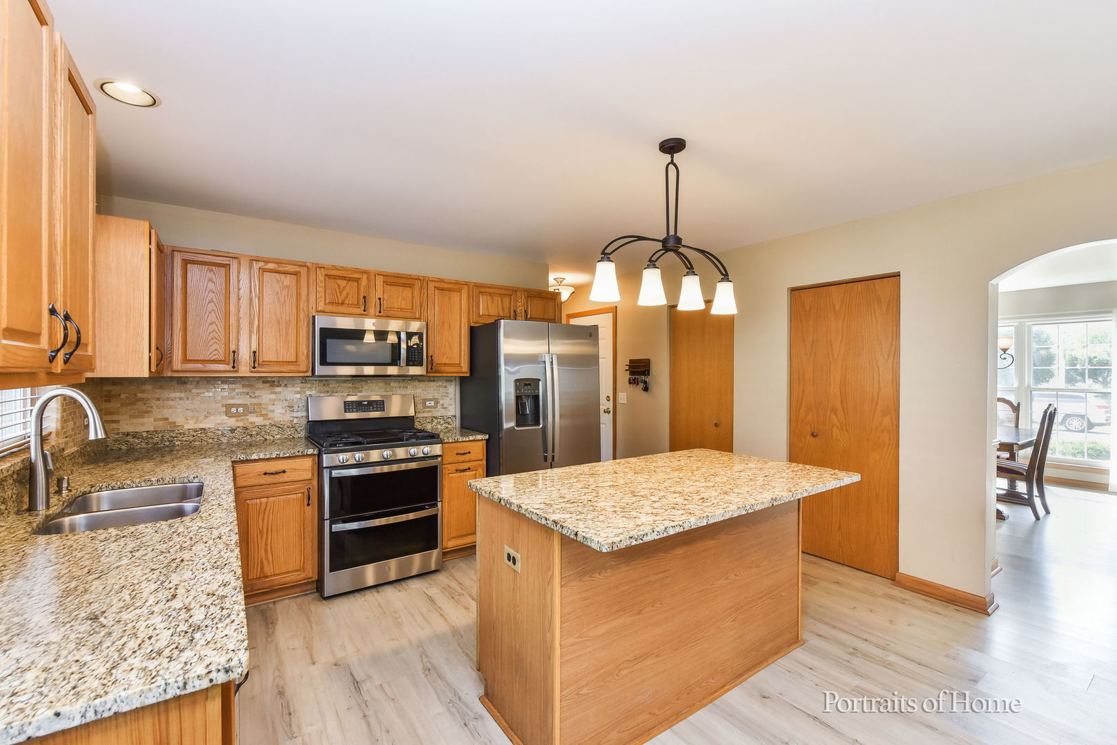 2420 Glenford Drive, Aurora, IL 60502