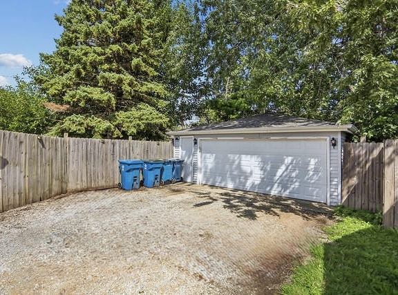 2218 Greengold Street, Crest Hill, IL 60403