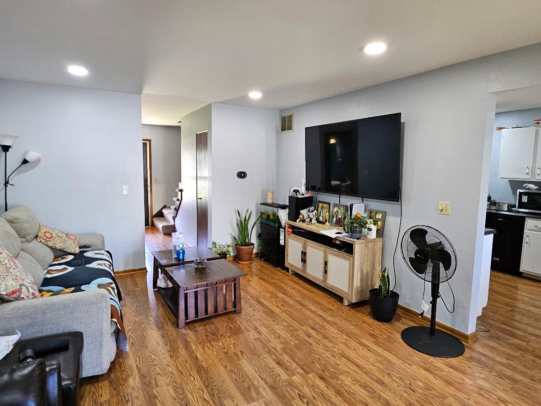 1762 De Forest Lane, Hanover Park, IL 60133