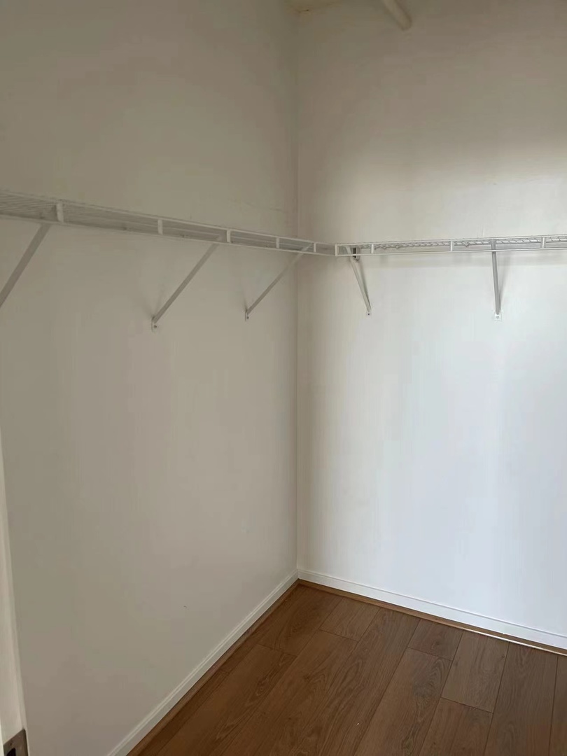 210 S Desplaines Street #1205, Chicago, IL 60661