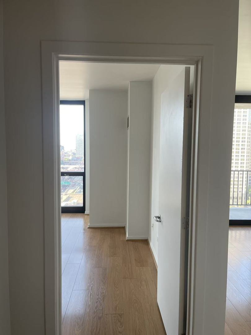 210 S Desplaines Street #1205, Chicago, IL 60661