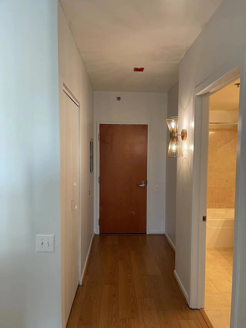 210 S Desplaines Street #1205, Chicago, IL 60661