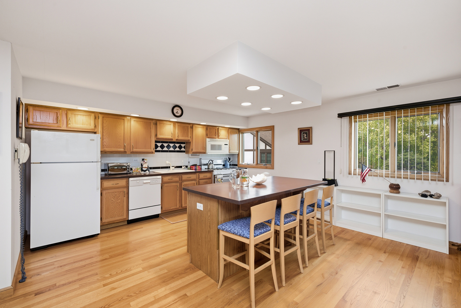 607 Berkshire Court, Downers Grove, IL 60516